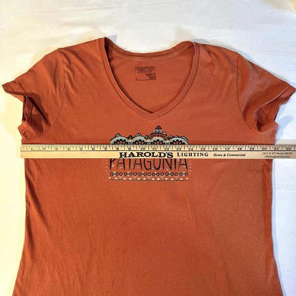 Patagonia Fitz Roy Graphic Short Sleeve V Neck Tee Shirt - L - Picture 8 of 16
